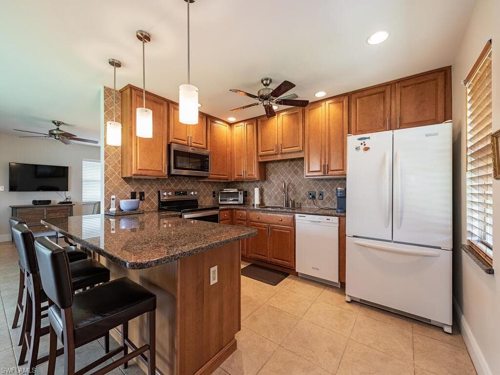 1400 Pompei Ln 2, Naples, FL 34103-2