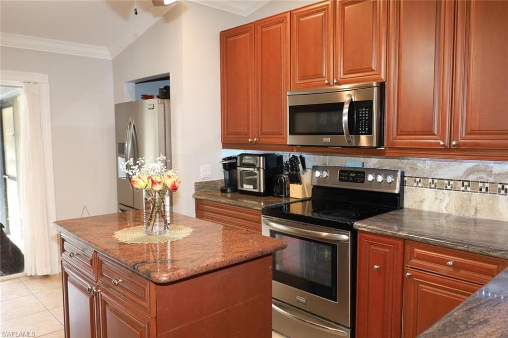 4295 14th St NE, Naples, FL 34120-24