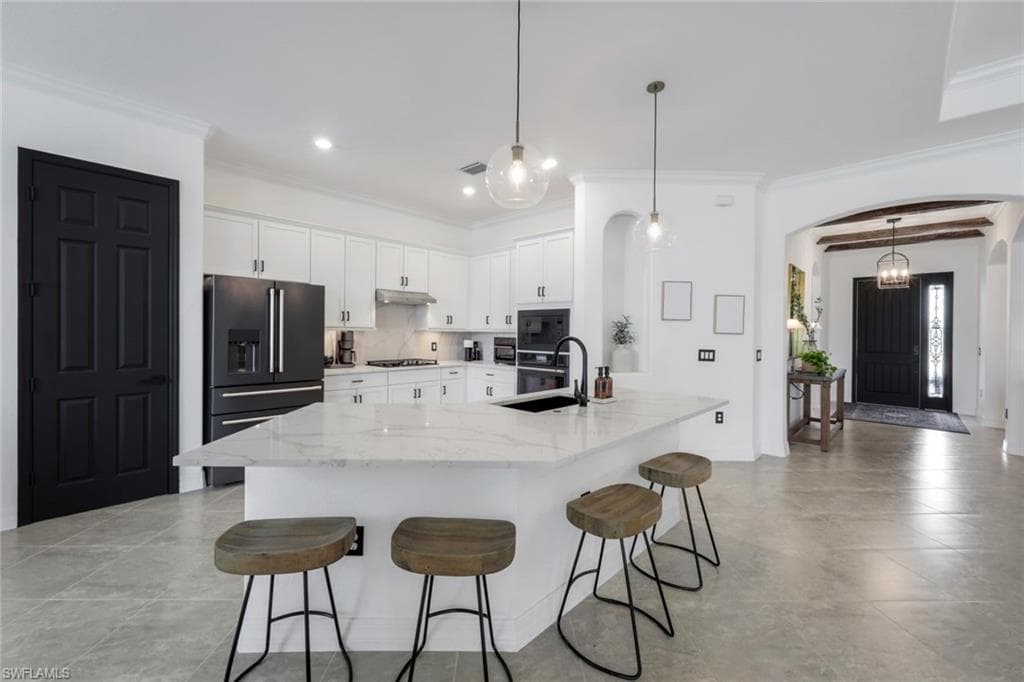 2067 Antigua Ln, Naples, FL 34120-9