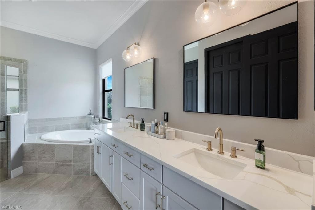 2067 Antigua Ln, Naples, FL 34120-16