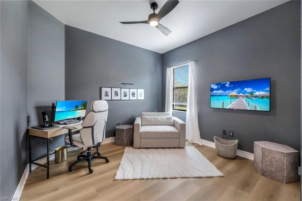 2067 Antigua Ln, Naples, FL 34120-21