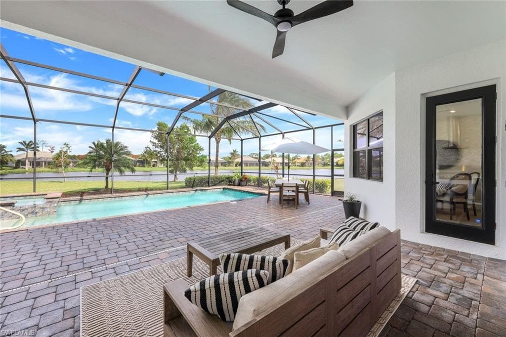 2067 Antigua Ln, Naples, FL 34120-25