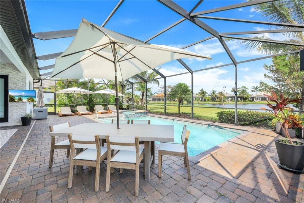 2067 Antigua Ln, Naples, FL 34120-28