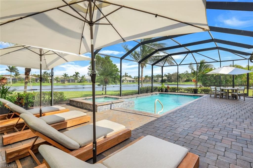 2067 Antigua Ln, Naples, FL 34120-30