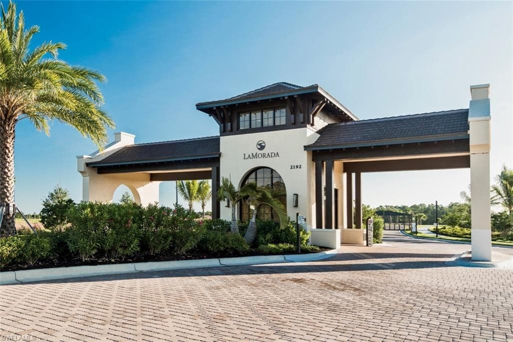 2067 Antigua Ln, Naples, FL 34120-35
