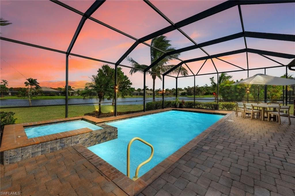 2067 Antigua Ln, Naples, FL 34120-2
