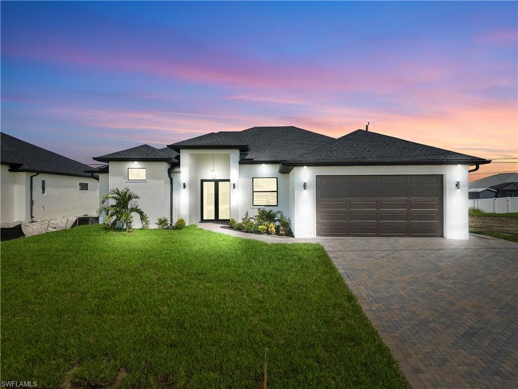 209 Kismet Pkwy E, Cape Coral, FL 33909-1