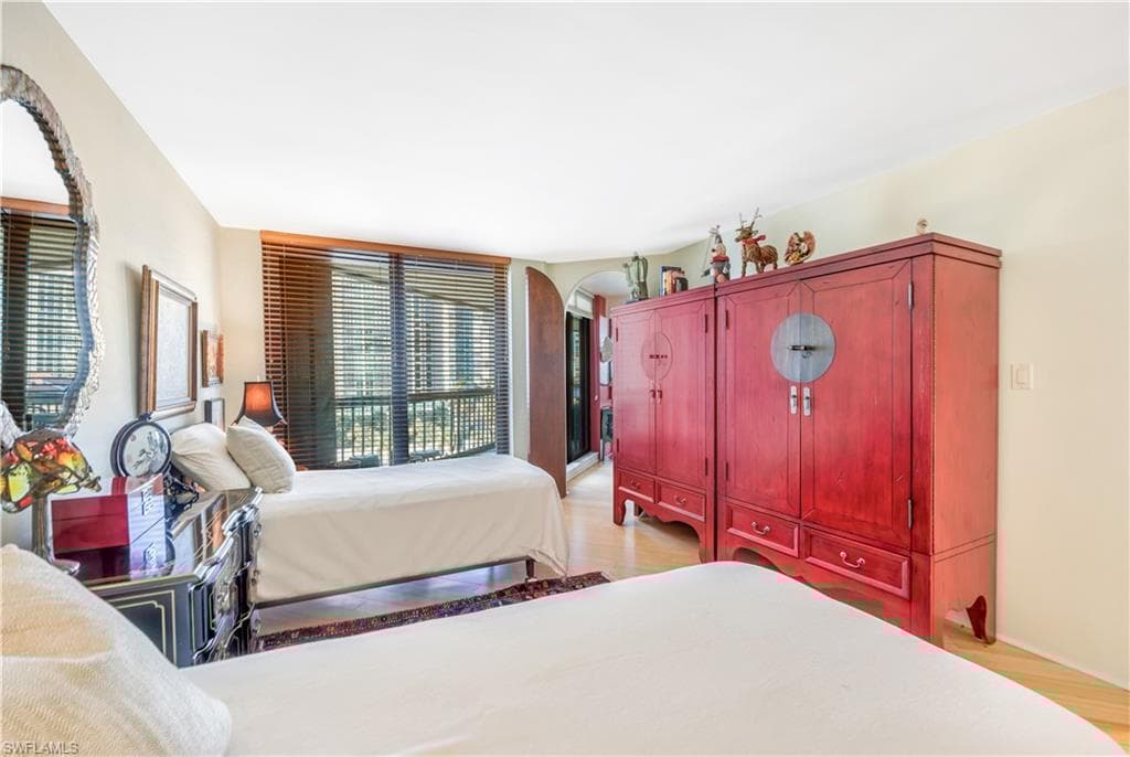 4551 Gulf Shore Blvd N 600, Naples, FL 34103-25