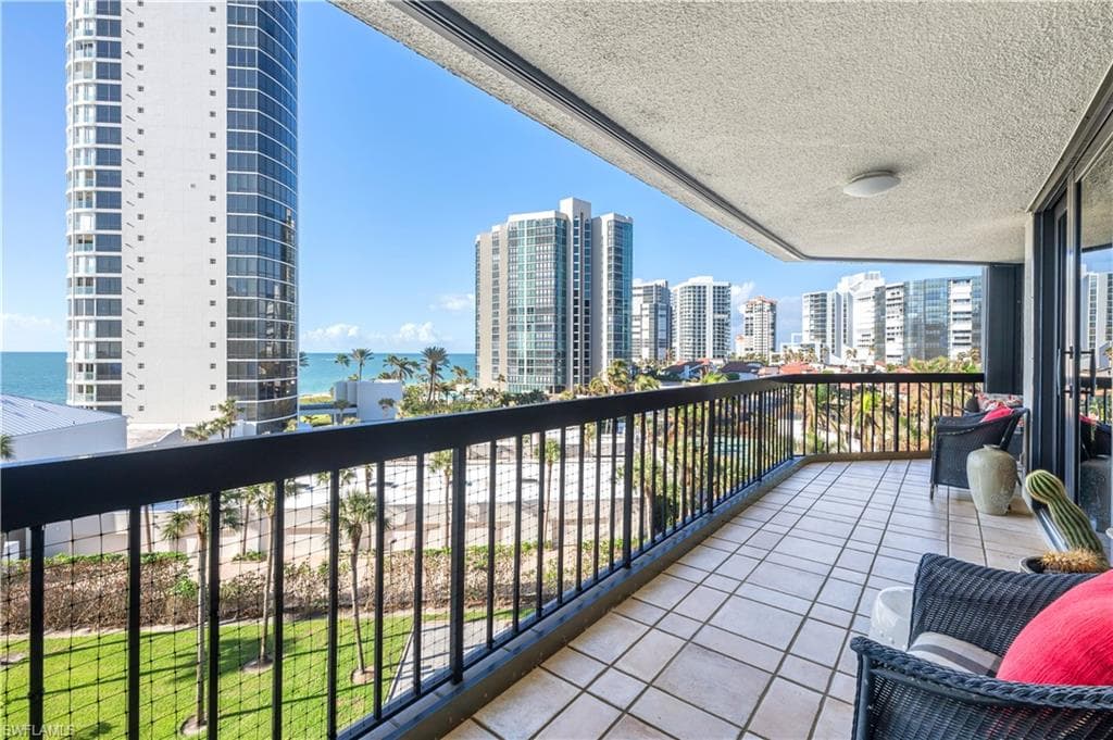 4551 Gulf Shore Blvd N 600, Naples, FL 34103-7
