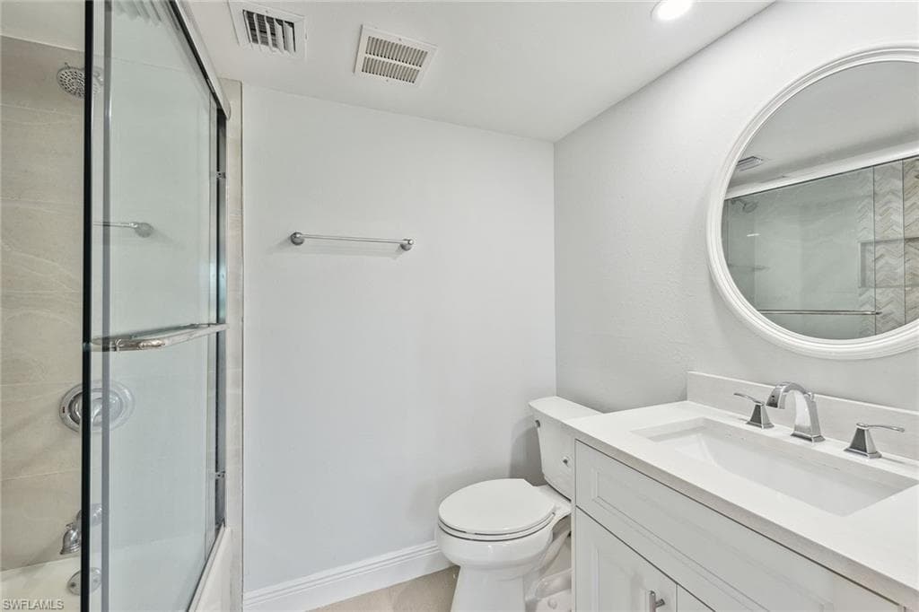 17 High Point Cir N 106, Naples, FL 34103-13