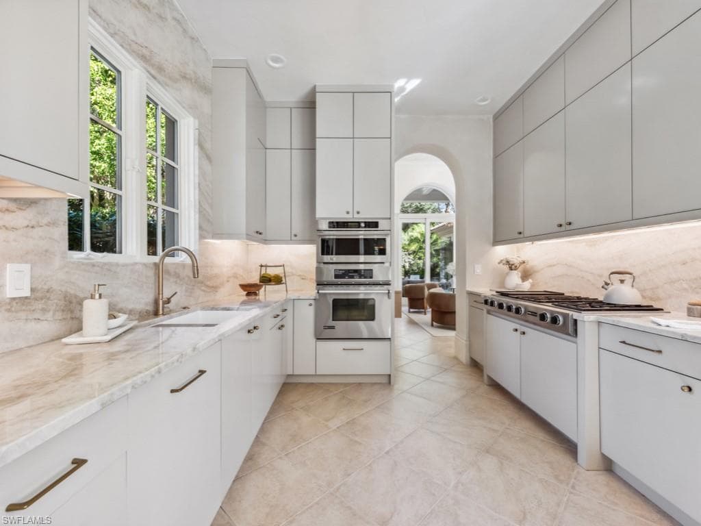 15627 Villoresi Way, Naples, FL 34110-12