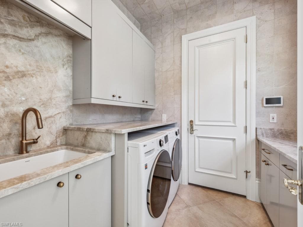 15627 Villoresi Way, Naples, FL 34110-22