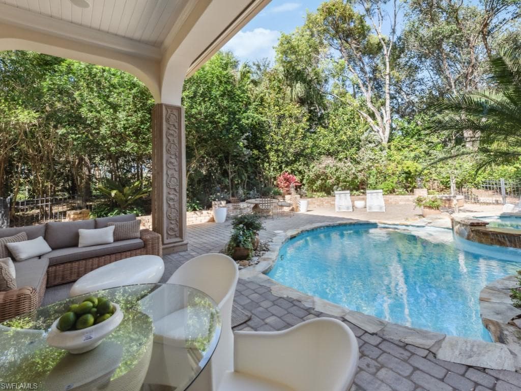 15627 Villoresi Way, Naples, FL 34110-25