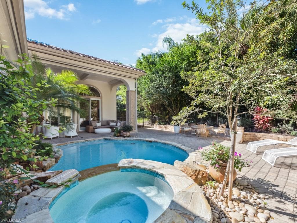 15627 Villoresi Way, Naples, FL 34110-26