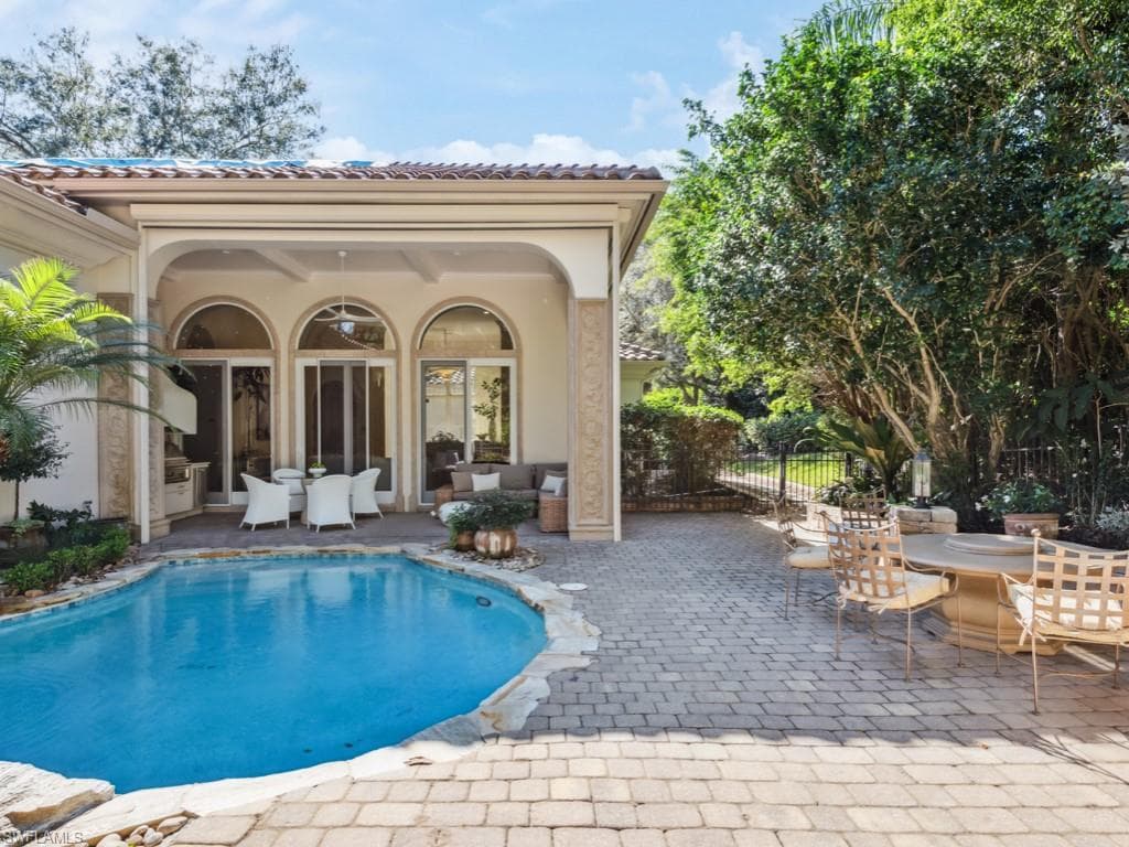 15627 Villoresi Way, Naples, FL 34110-27