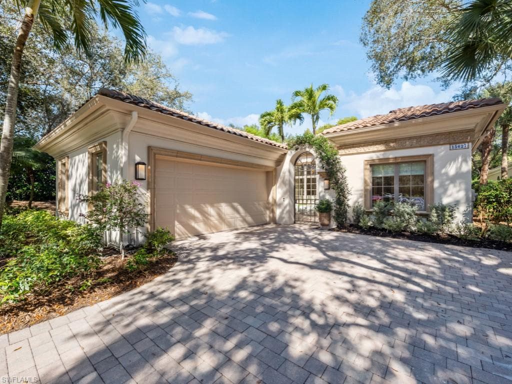 15627 Villoresi Way, Naples, FL 34110-1