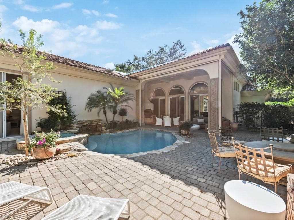 15627 Villoresi Way, Naples, FL 34110-28
