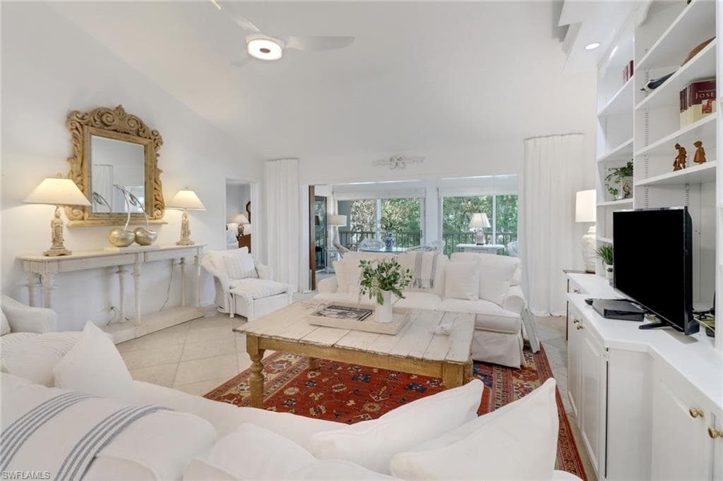 252 Via Perignon 10-3, Naples, FL 34119-15