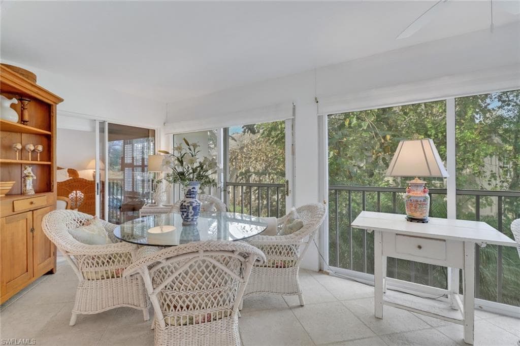 252 Via Perignon 10-3, Naples, FL 34119-18