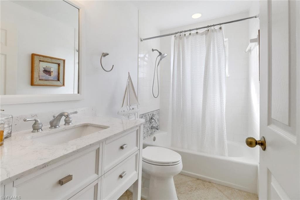 252 Via Perignon 10-3, Naples, FL 34119-23