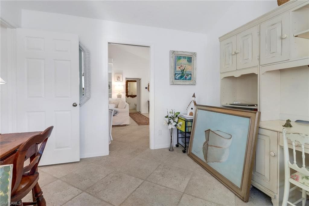 252 Via Perignon 10-3, Naples, FL 34119-25