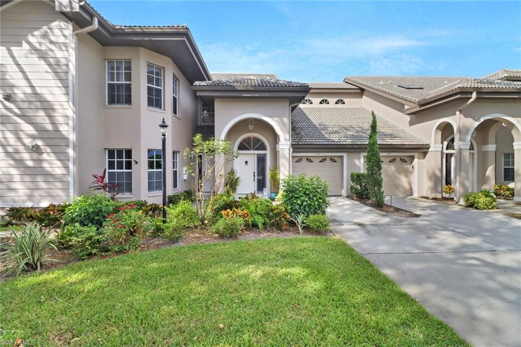 252 Via Perignon 10-3, Naples, FL 34119-2