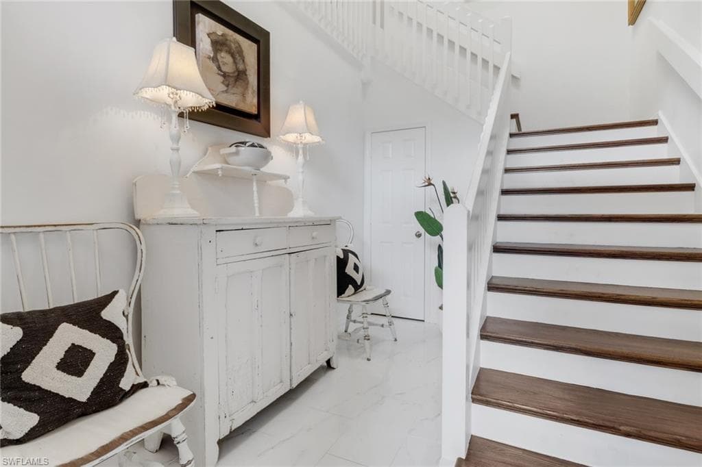 252 Via Perignon 10-3, Naples, FL 34119-4