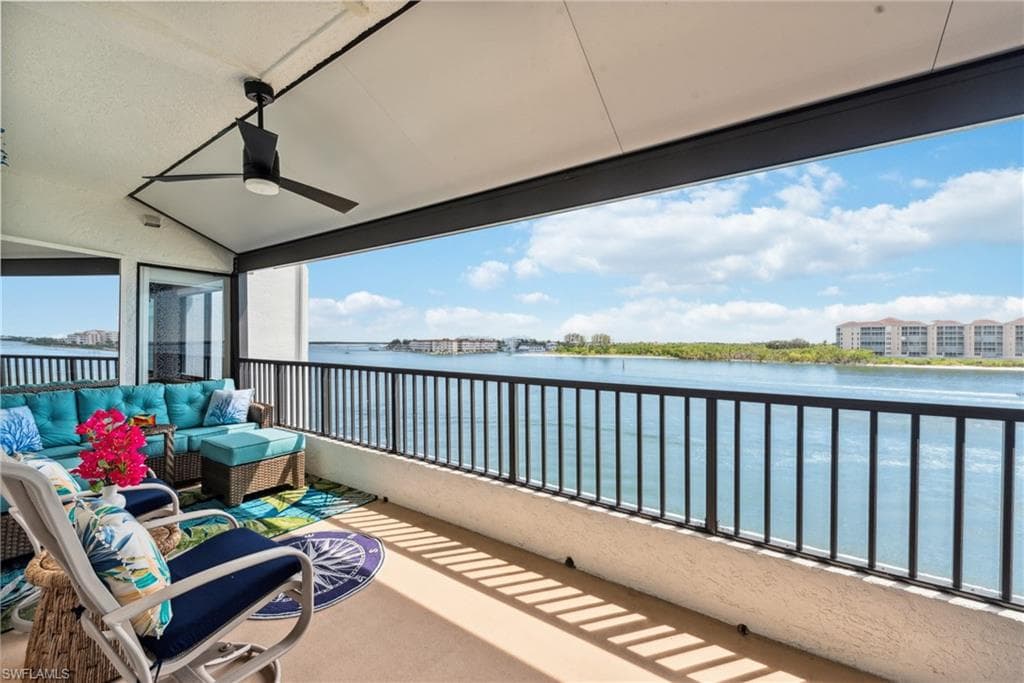 232 La Peninsula Blvd 232, Naples, FL 34113-26