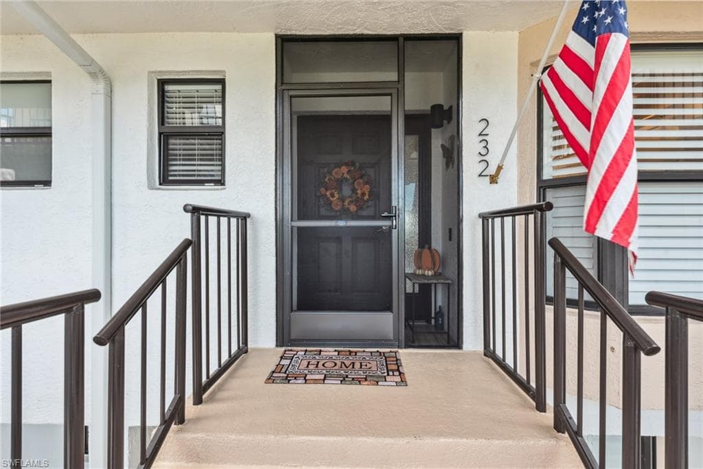 232 La Peninsula Blvd 232, Naples, FL 34113-27