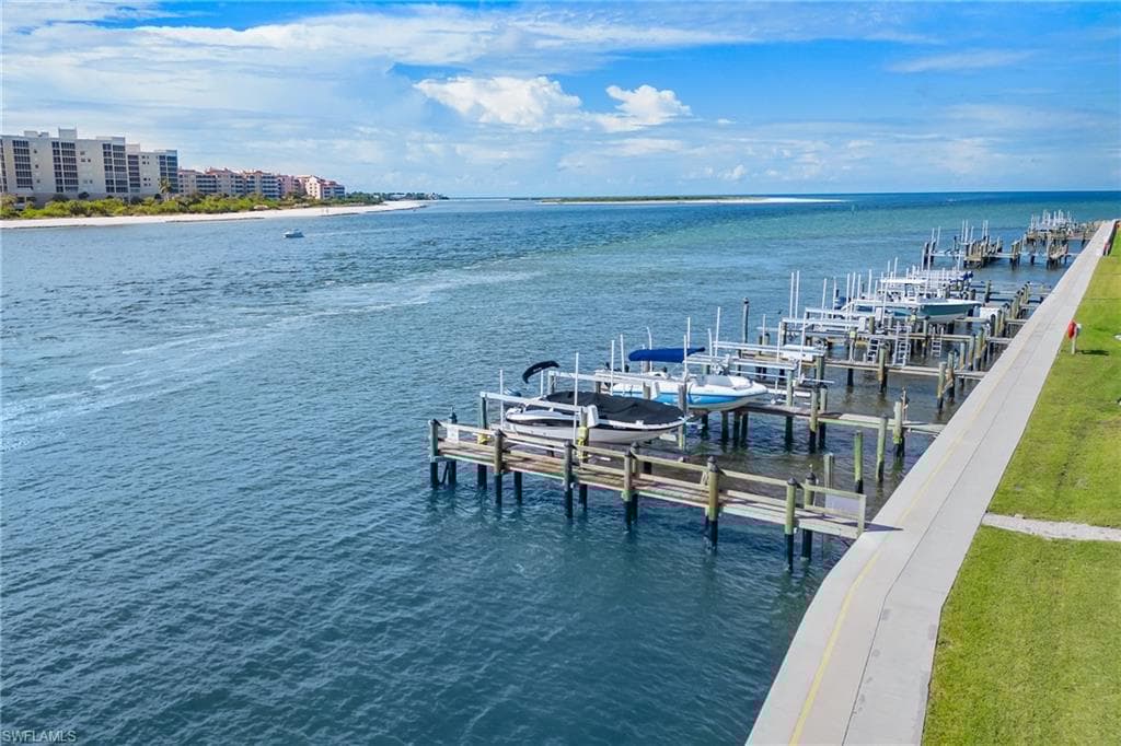 232 La Peninsula Blvd 232, Naples, FL 34113-31