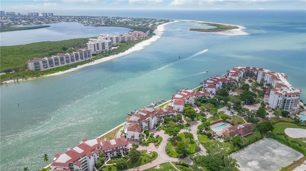 232 La Peninsula Blvd 232, Naples, FL 34113-33