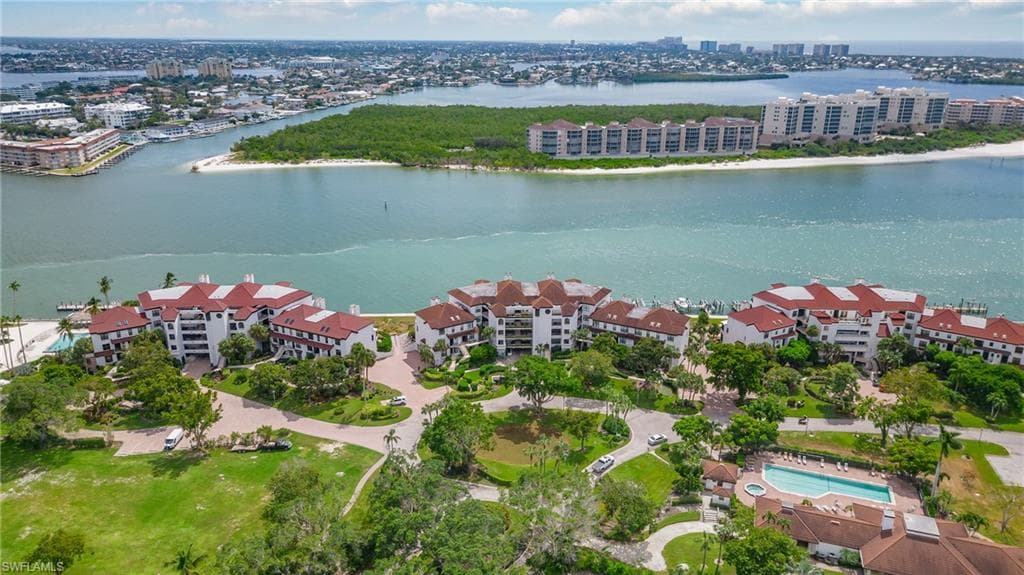 232 La Peninsula Blvd 232, Naples, FL 34113-34