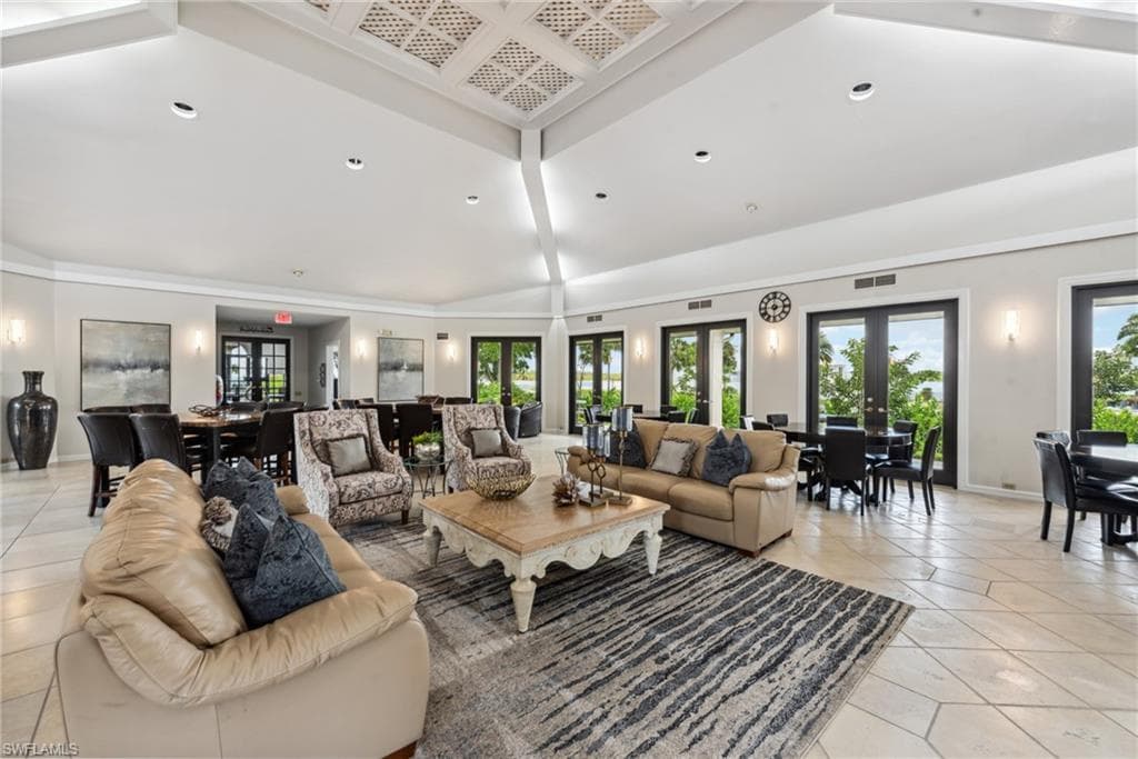 232 La Peninsula Blvd 232, Naples, FL 34113-36