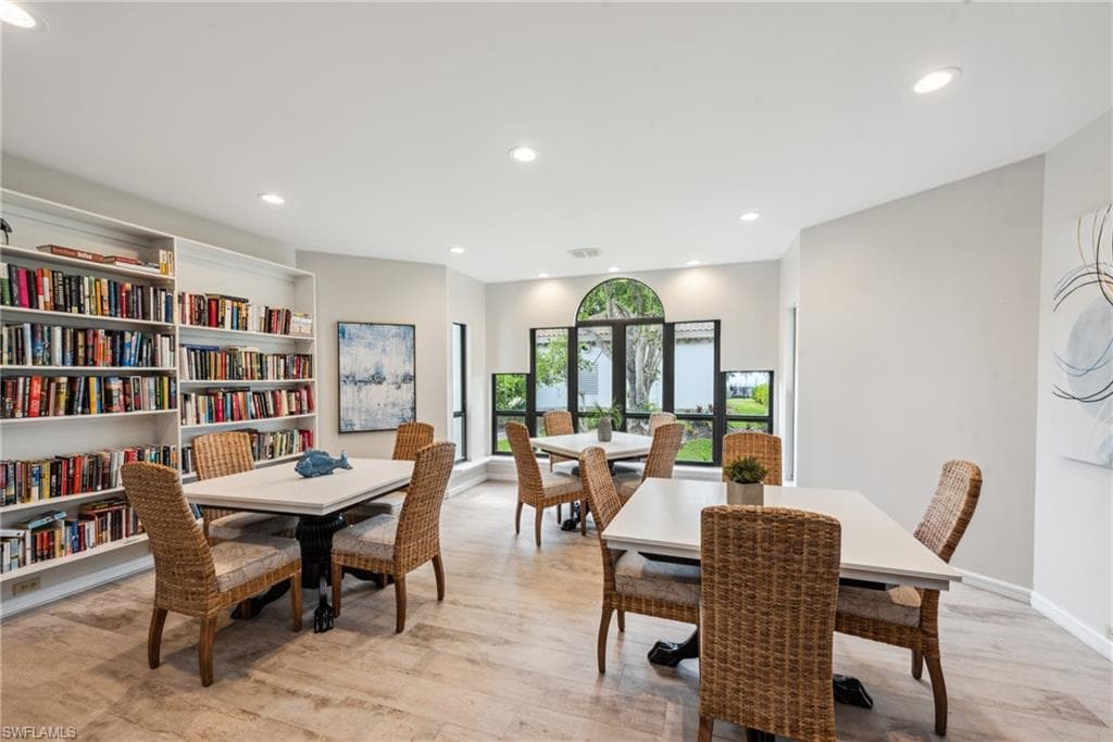 232 La Peninsula Blvd 232, Naples, FL 34113-40