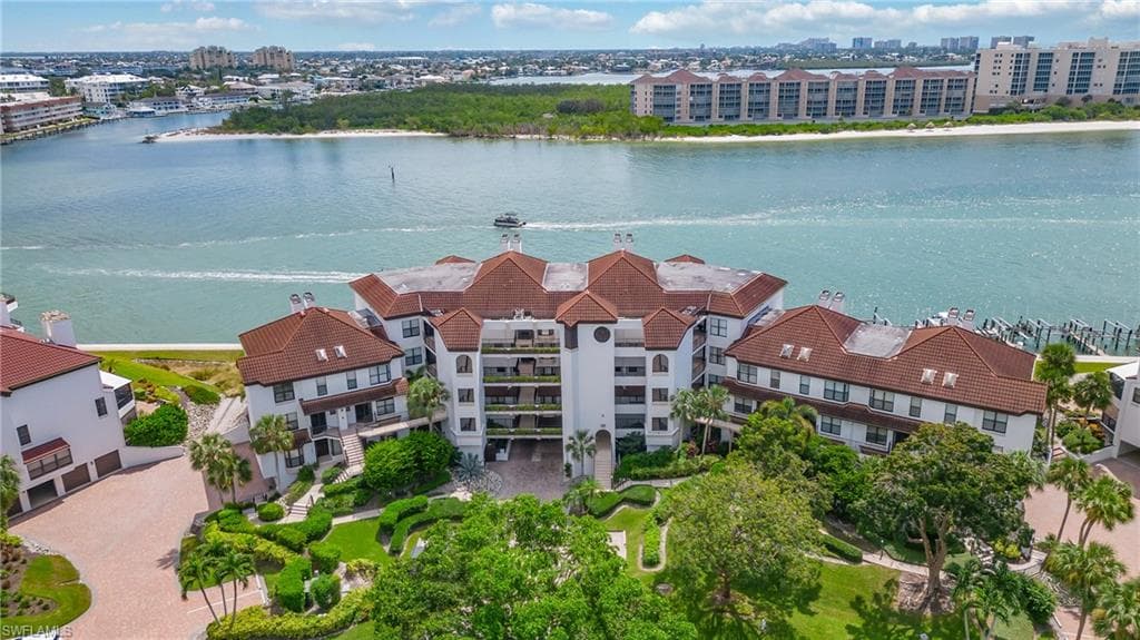 232 La Peninsula Blvd 232, Naples, FL 34113-45