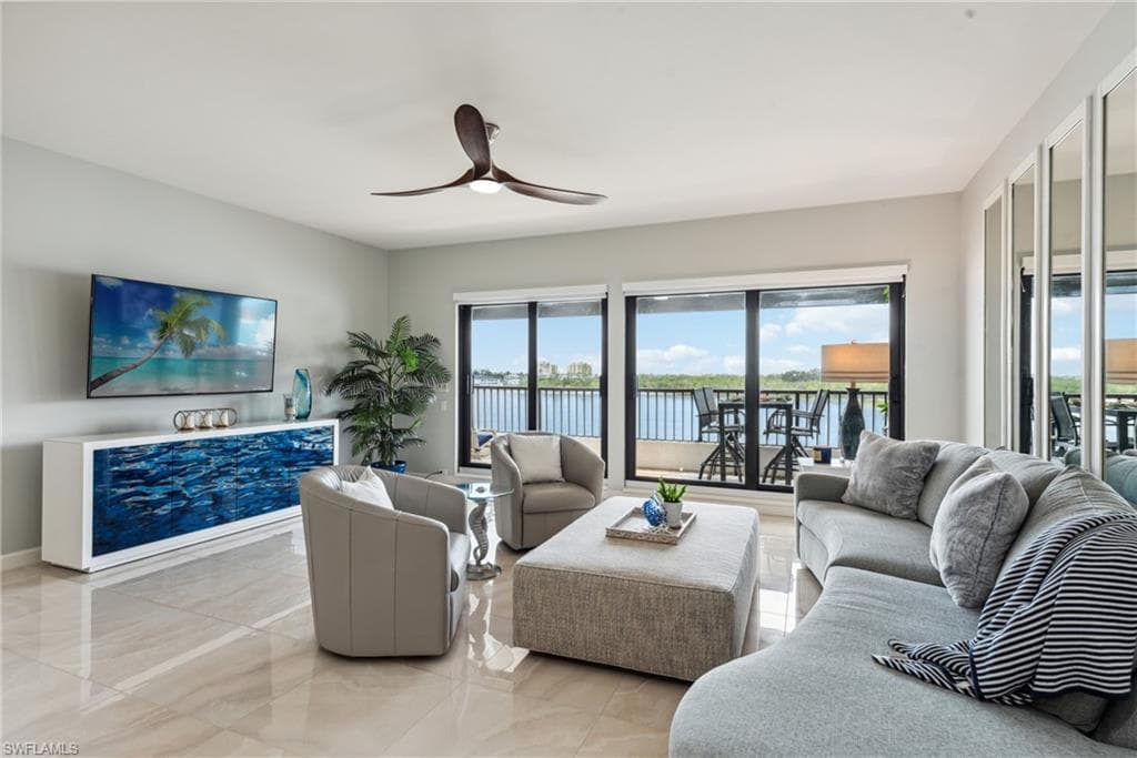 232 La Peninsula Blvd 232, Naples, FL 34113-5