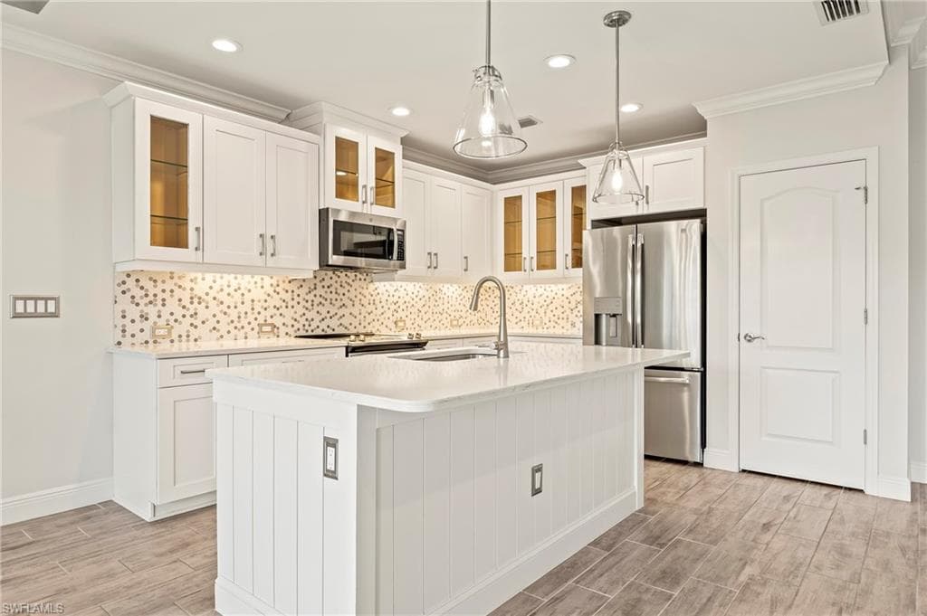 6954 Avalon Cir 703, Naples, FL 34112-15