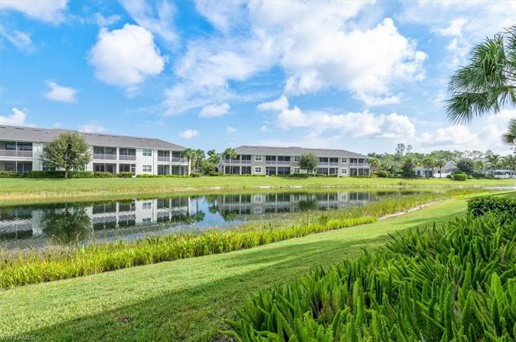 6954 Avalon Cir 703, Naples, FL 34112-36