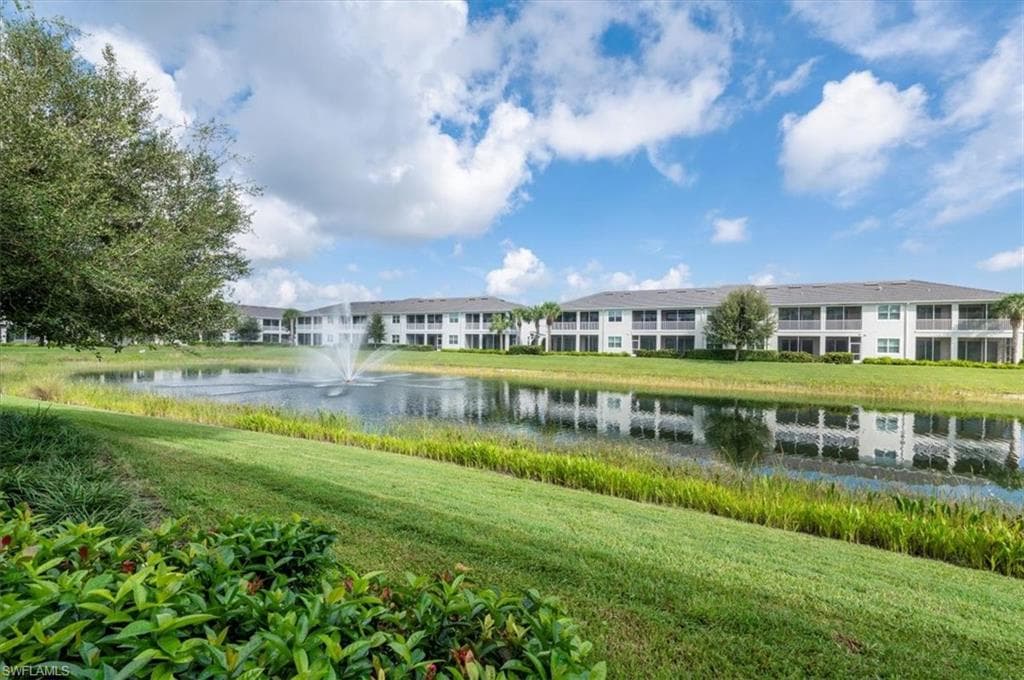 6954 Avalon Cir 703, Naples, FL 34112-5