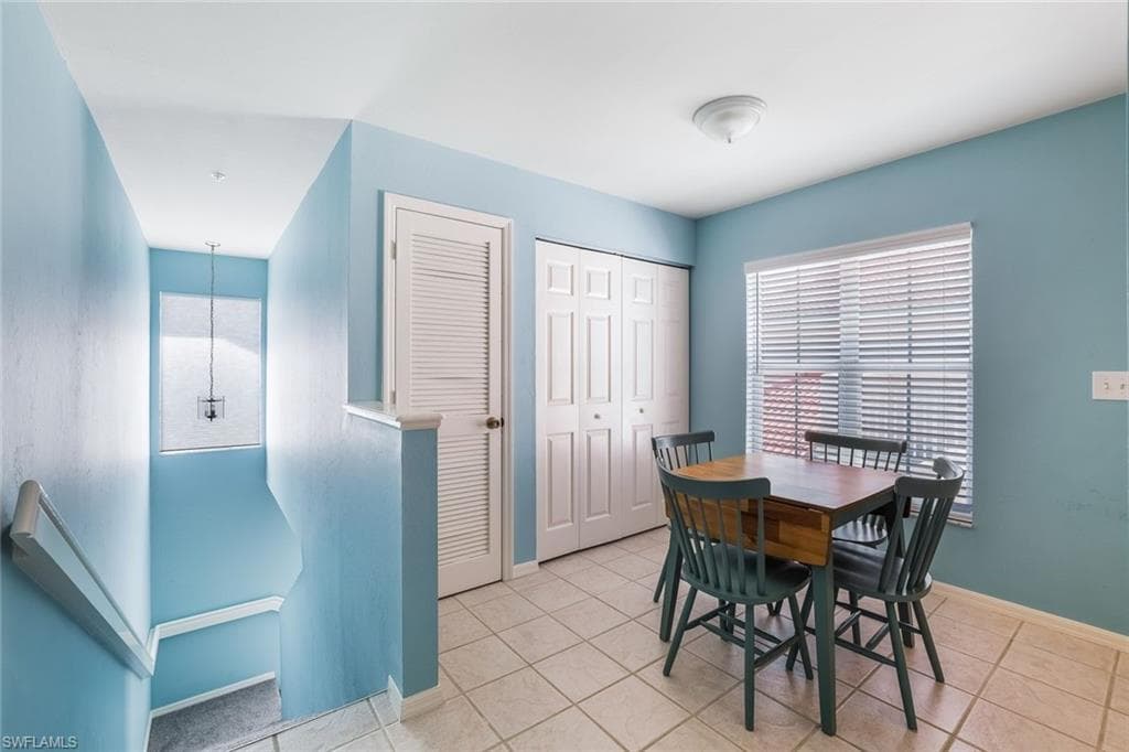 4970 Deerfield Way F-202, Naples, FL 34110-14