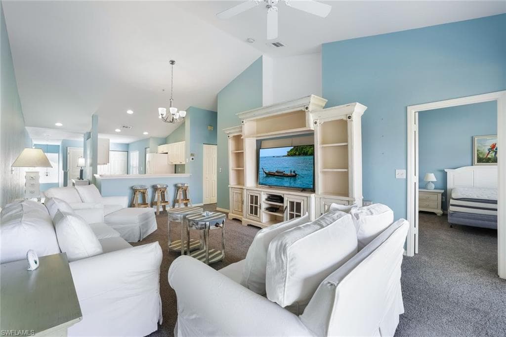 4970 Deerfield Way F-202, Naples, FL 34110-1
