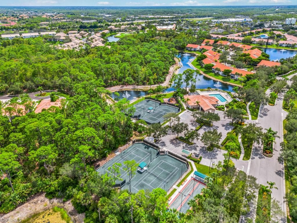 4970 Deerfield Way F-202, Naples, FL 34110-27
