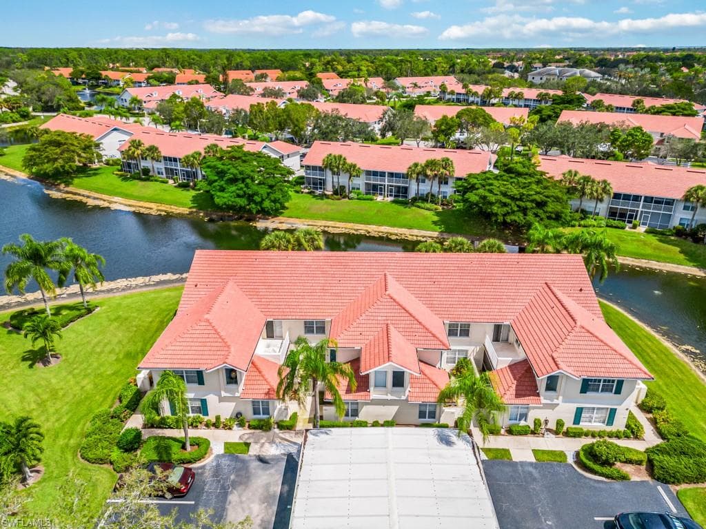 4970 Deerfield Way F-202, Naples, FL 34110-6