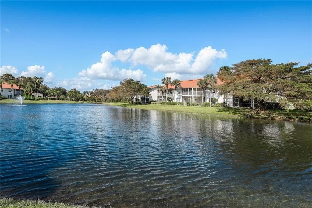 4970 Deerfield Way F-202, Naples, FL 34110-7