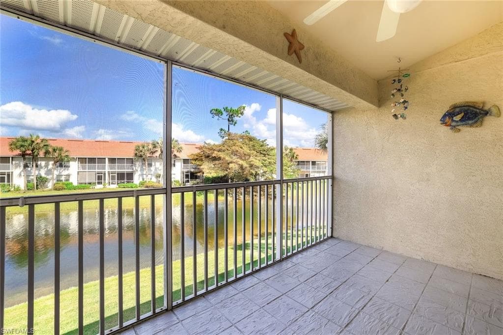 4970 Deerfield Way F-202, Naples, FL 34110-8