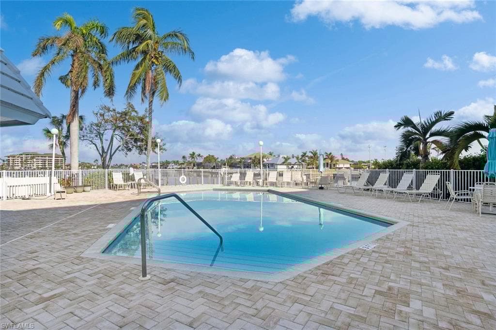 270 Collier Blvd 202, Marco Island, FL 34145-19