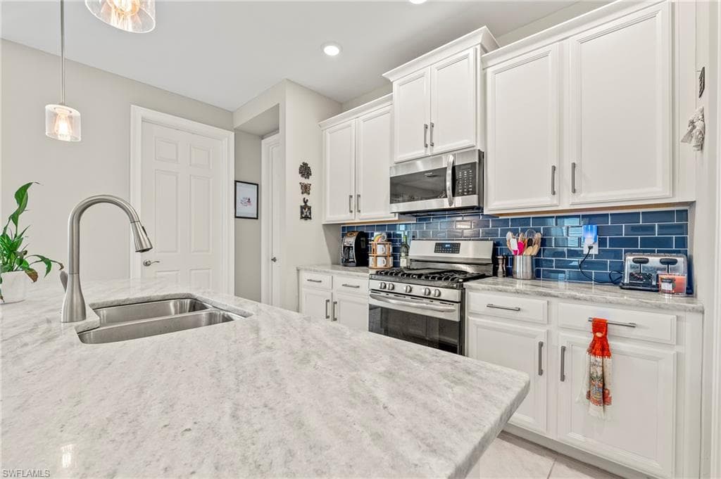 16704 Siesta Drum Way, Bonita Springs, FL 34135-4