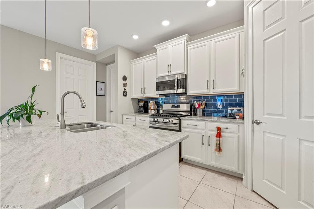 16704 Siesta Drum Way, Bonita Springs, FL 34135-5