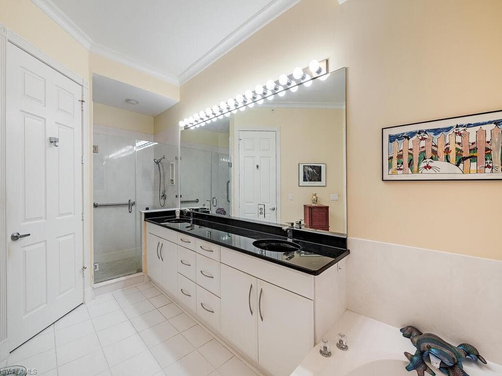 1880 Les Chateaux Blvd 104, Naples, FL 34109-12