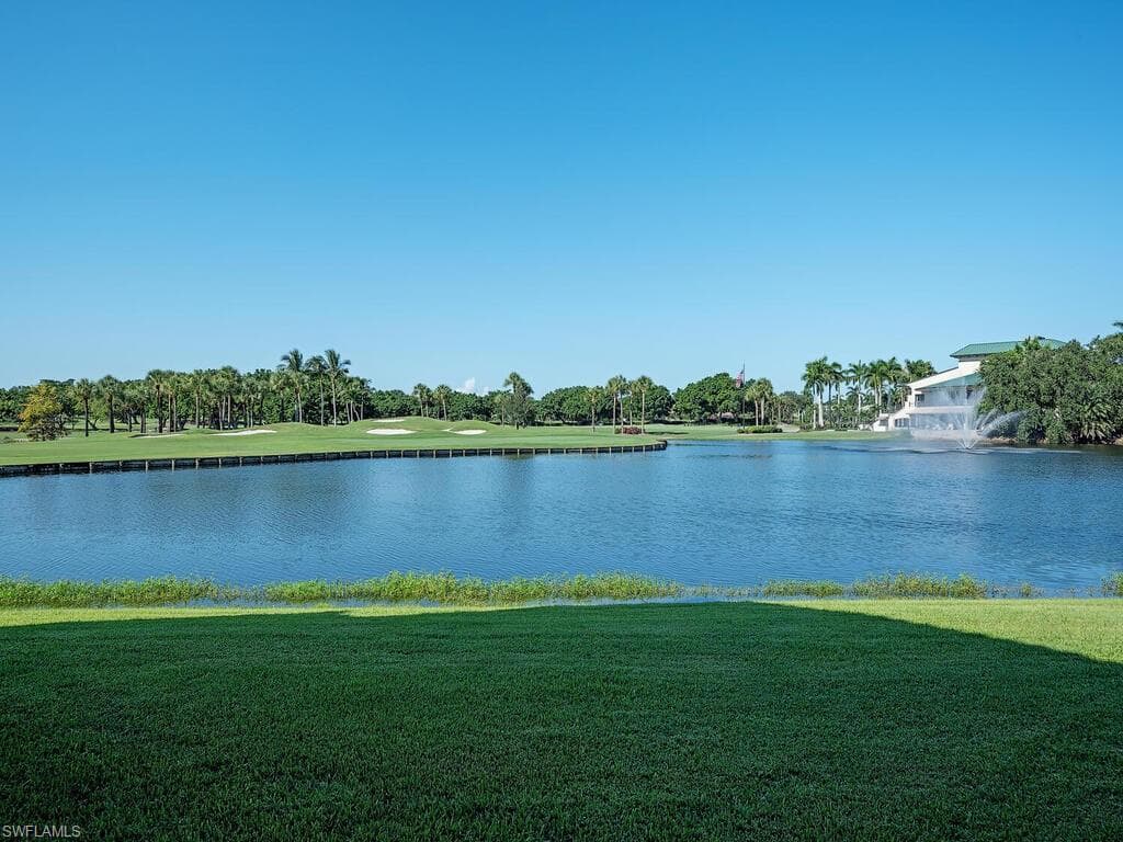 1880 Les Chateaux Blvd 104, Naples, FL 34109-3
